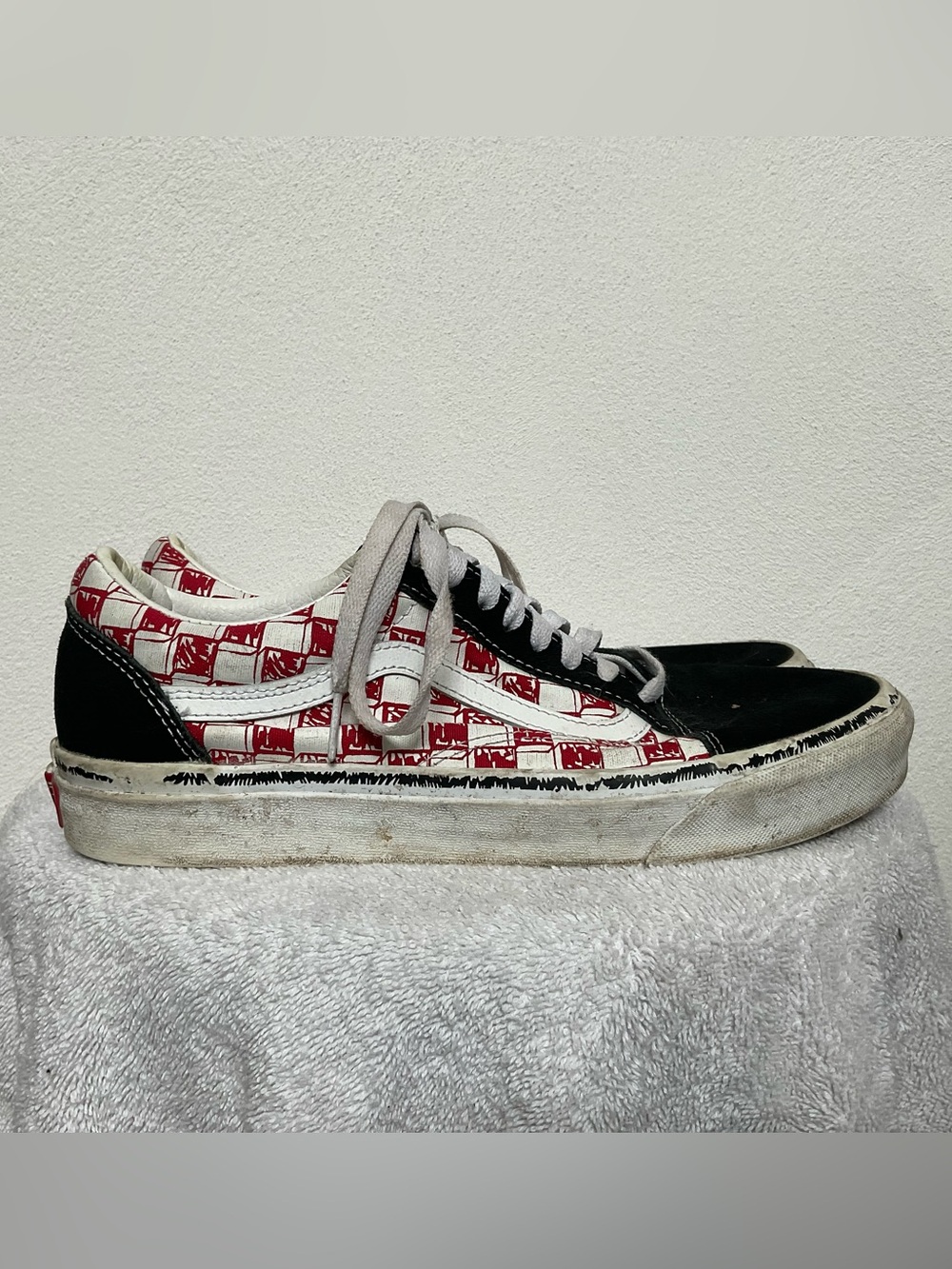 Vans Old Skool Red, White Checkerboard Low Top Sneakers Size 9 Men's Skate